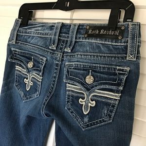 Rock Revival Tori Straight 28 Short Medium Wash